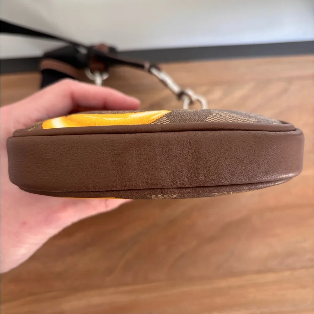 Coach Banana Aden crossbody - Picture 3 of 9